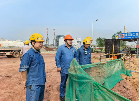 陳懋金到弘旭公司舊箱涵項目部指導工作